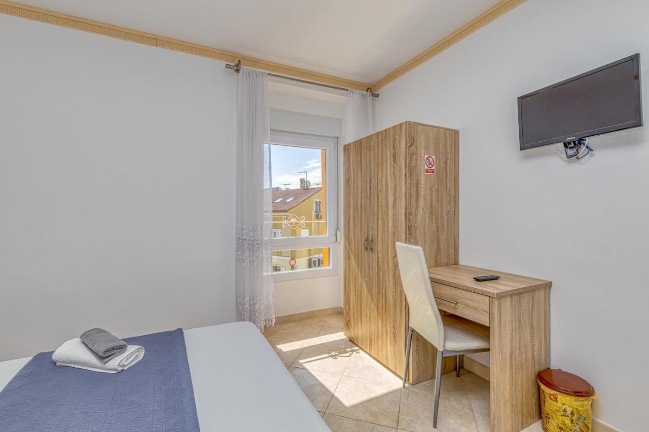 Rooms On Liberty Square Poreč Exterior foto